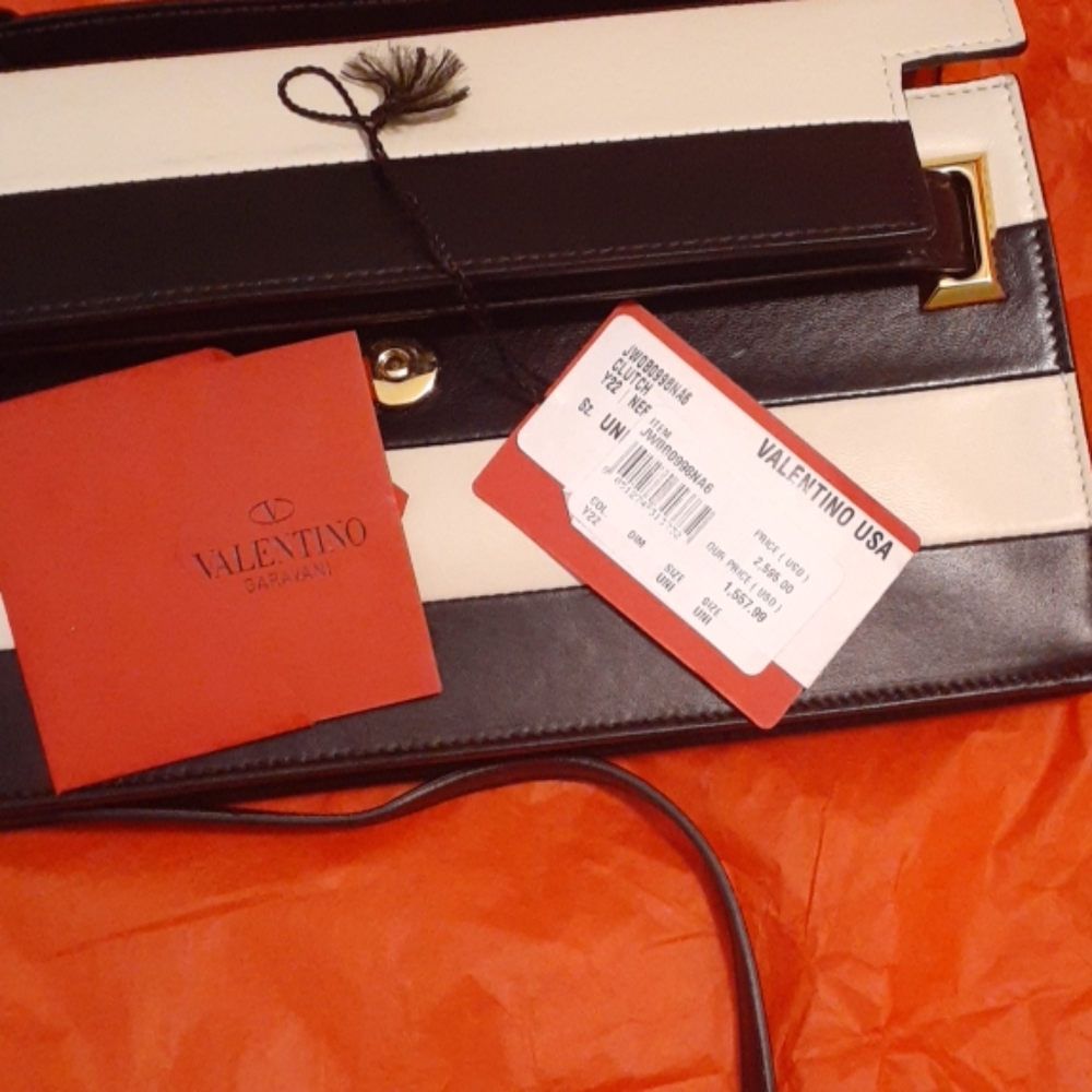 Valentino Garavani Handbag - Picture 8 of 8
